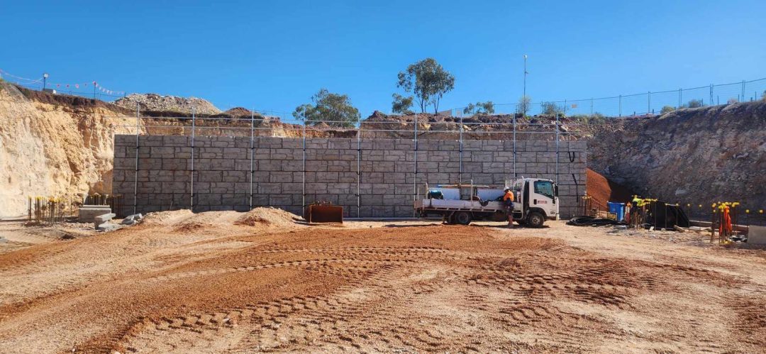 Australian Opal Centre Lightning Ridge MagnumStone Gravity Walls